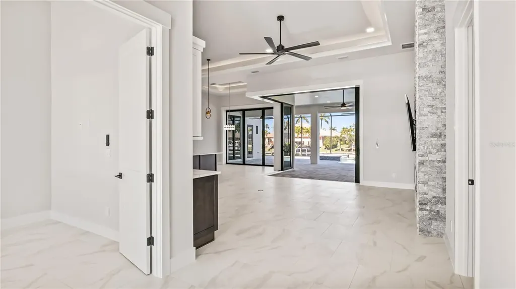 2133 Cape Coral Parkway W Cape Coral FL 33914