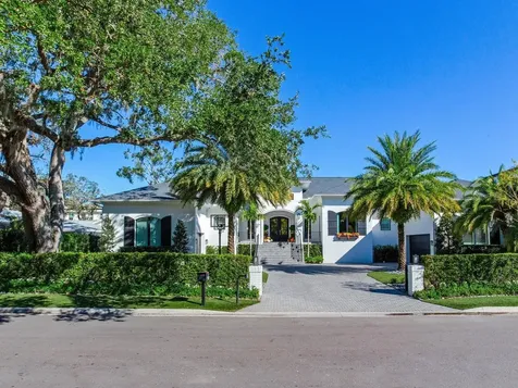 4817 W Sunset Boulevard Tampa FL 33629