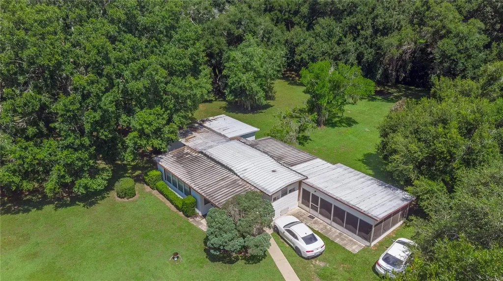 3778 E C-466 Road Oxford FL 34484