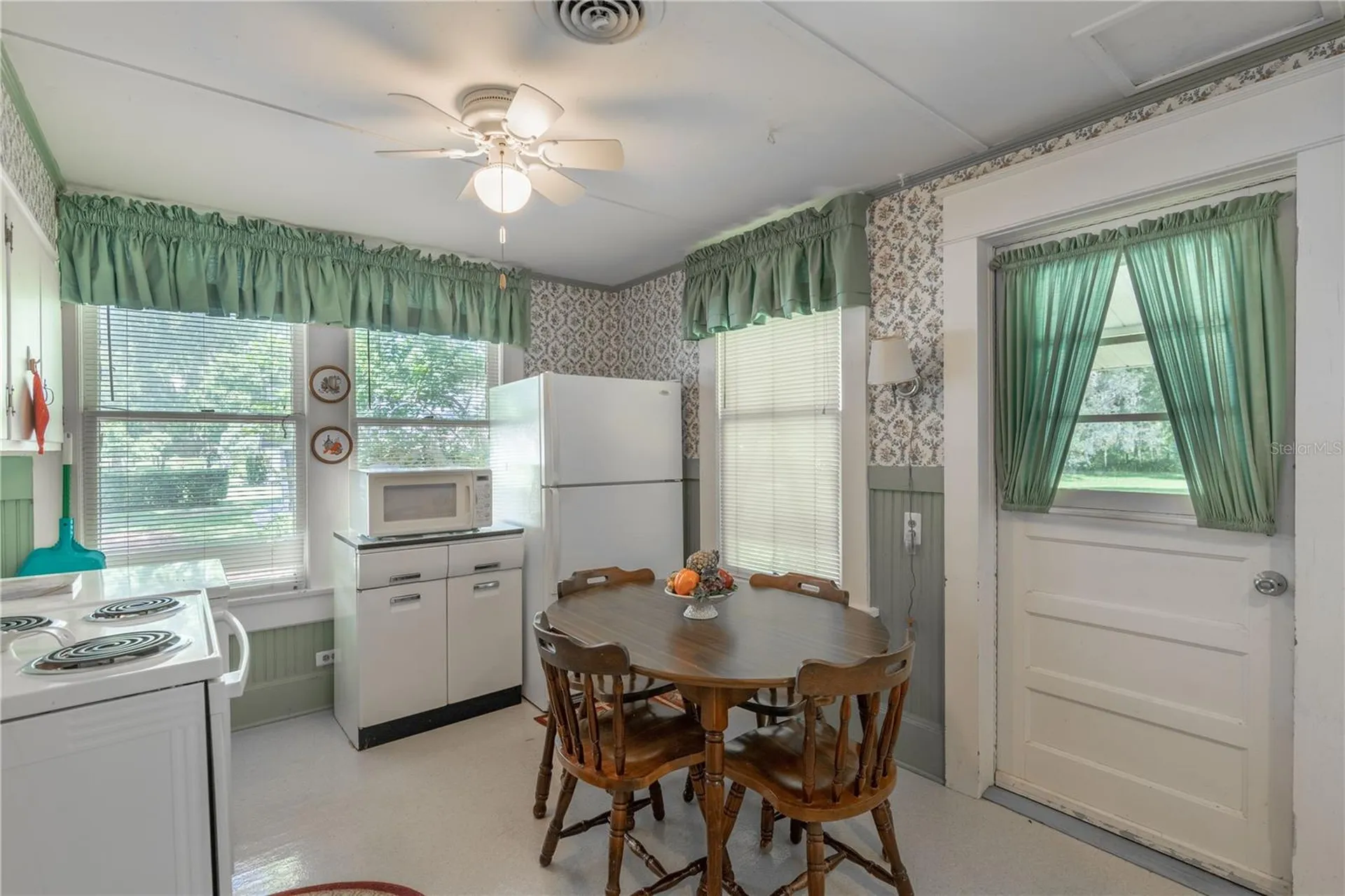 3778 E C-466 Road Oxford FL 34484