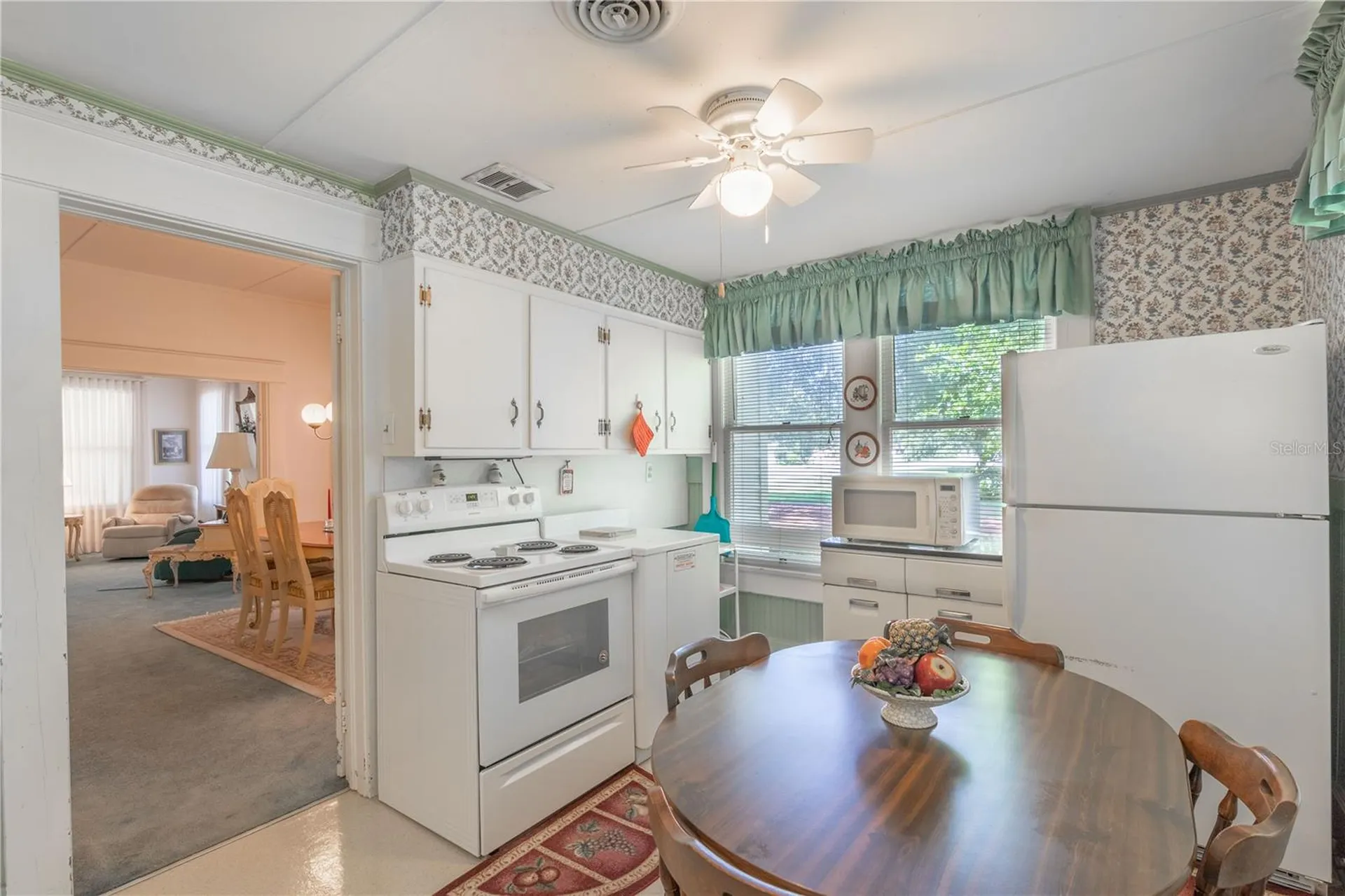 3778 E C-466 Road Oxford FL 34484