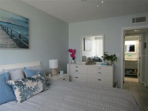 5136 Harpers Croft Sarasota FL 34235