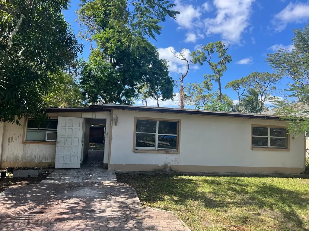 5456 9th Avenue Fort Myers FL 33907