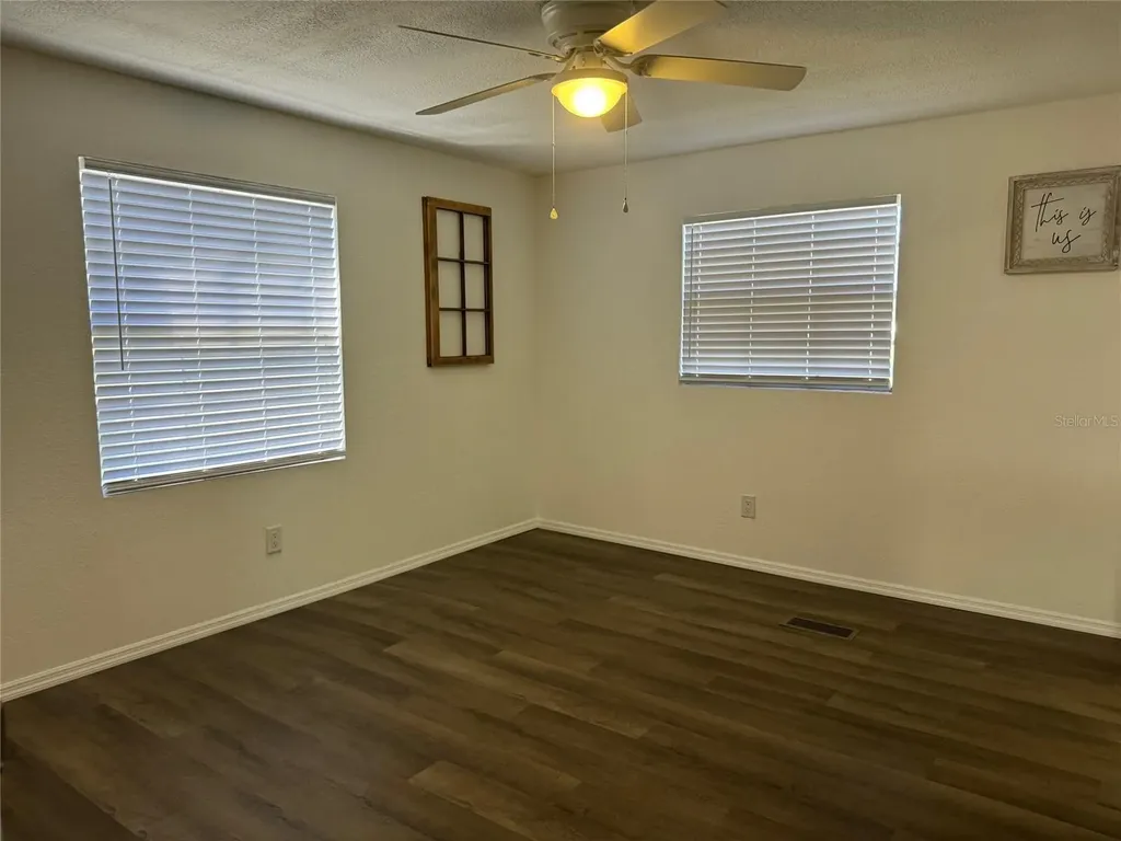 9437 N Singapore Avenue Dunnellon FL 34433