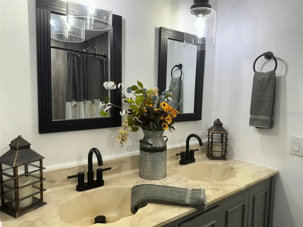 9437 N Singapore Avenue Dunnellon FL 34433