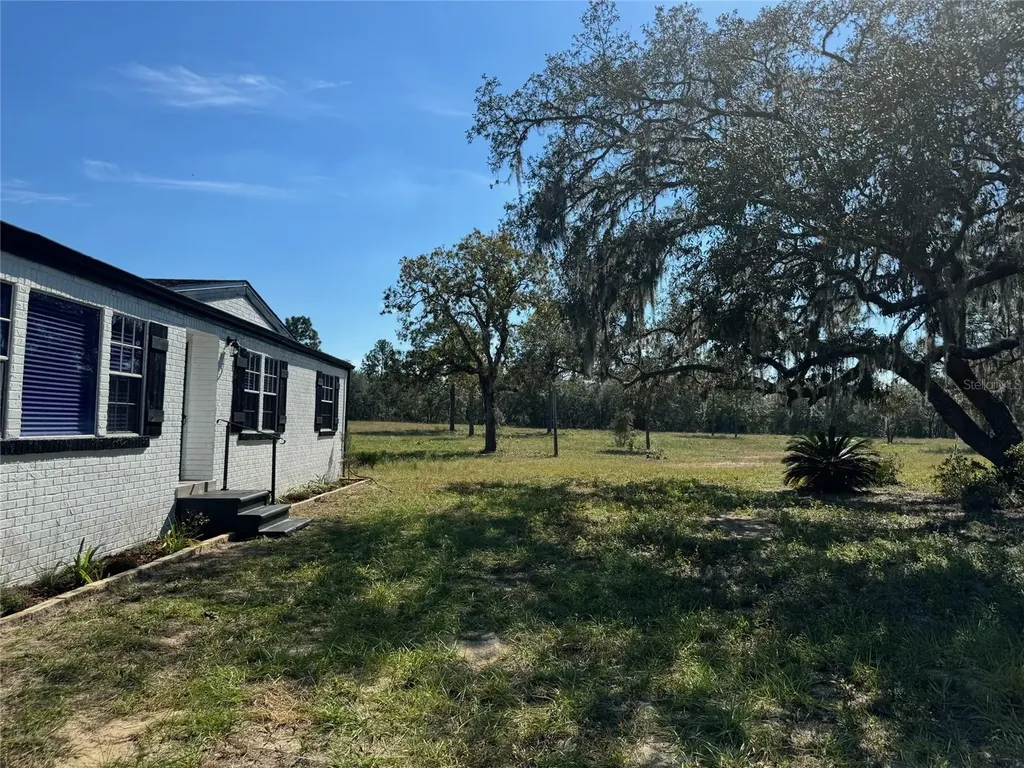 9437 N Singapore Avenue Dunnellon FL 34433