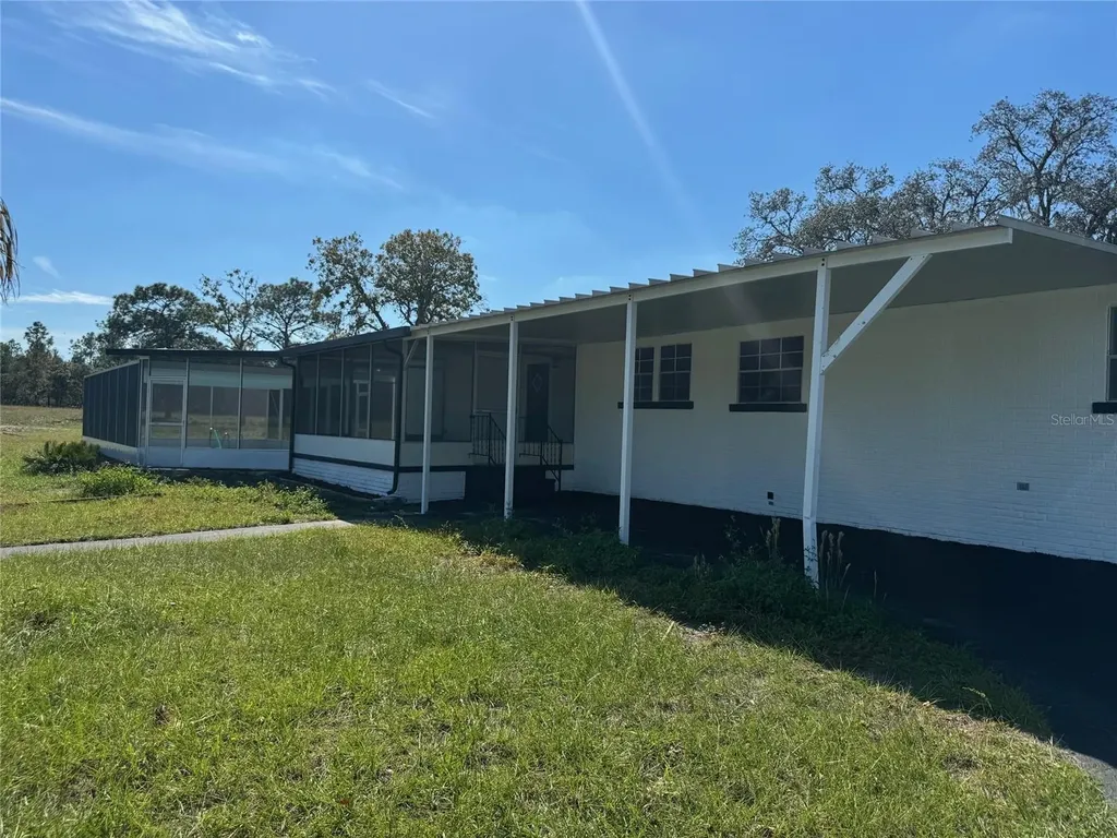 9437 N Singapore Avenue Dunnellon FL 34433