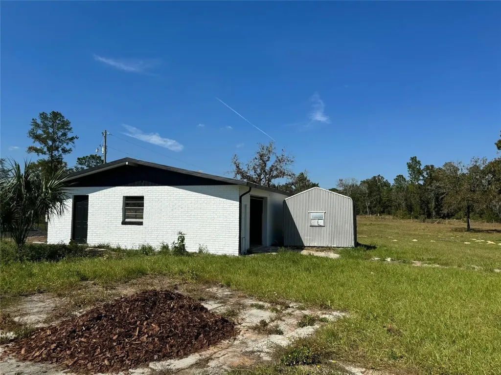 9437 N Singapore Avenue Dunnellon FL 34433