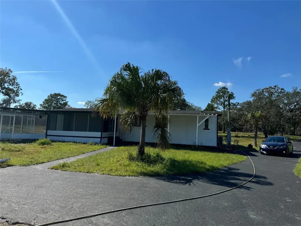 9437 N Singapore Avenue Dunnellon FL 34433