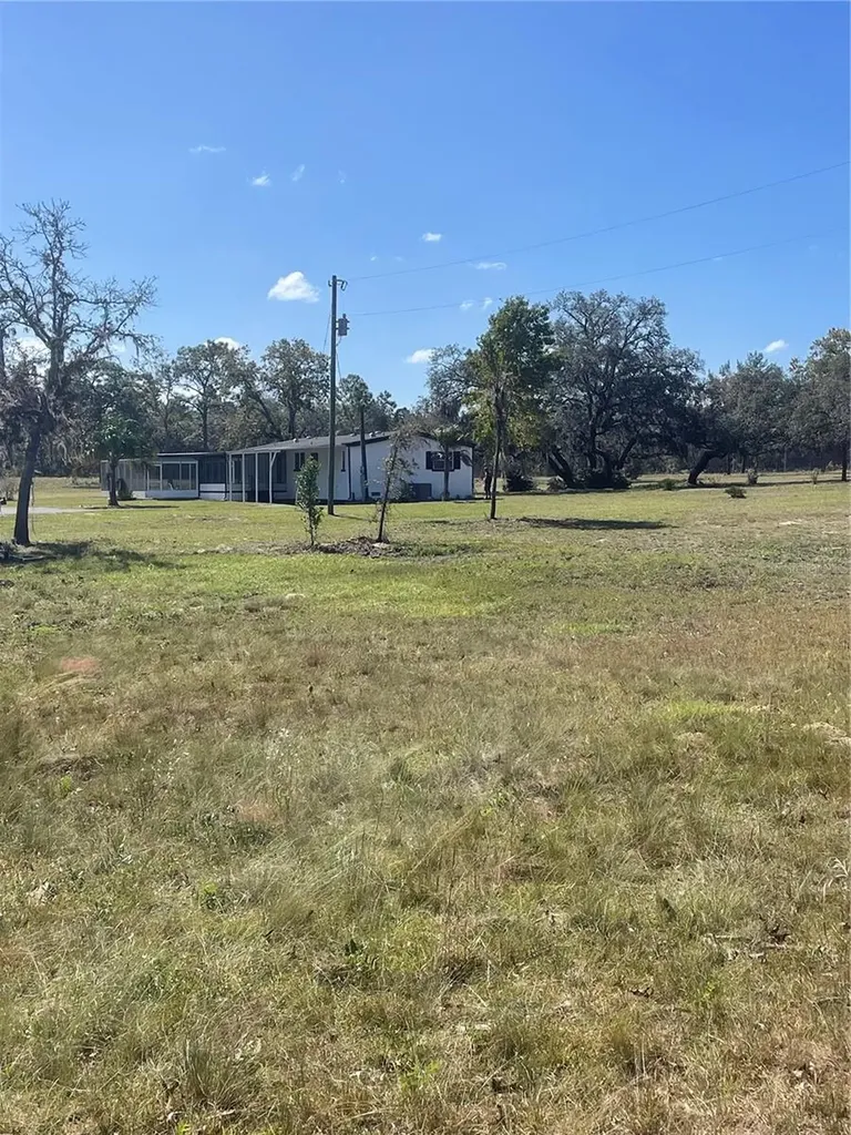 9437 N Singapore Avenue Dunnellon FL 34433
