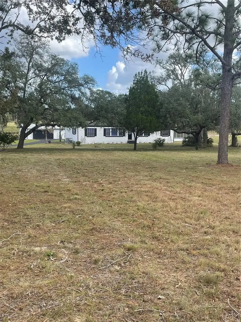9437 N Singapore Avenue Dunnellon FL 34433