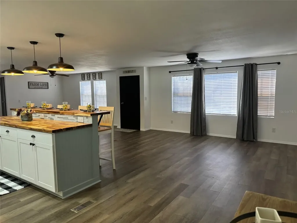 9437 N Singapore Avenue Dunnellon FL 34433