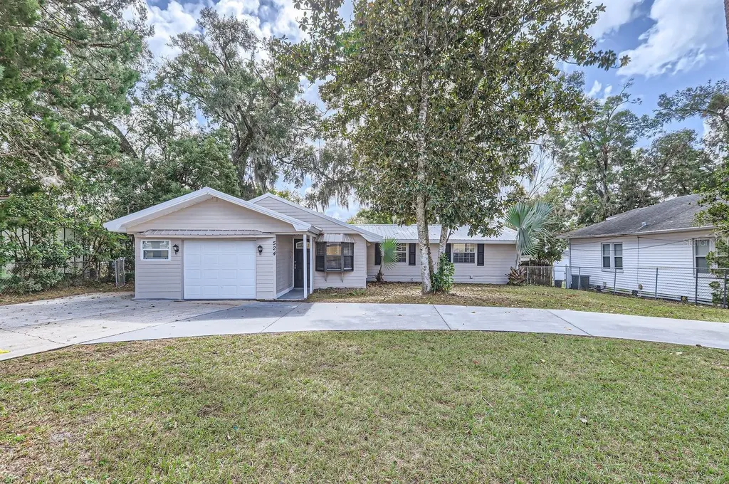 524 E Church Street Deland FL 32724