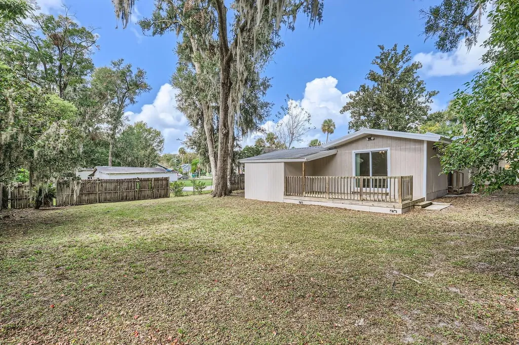 524 E Church Street Deland FL 32724