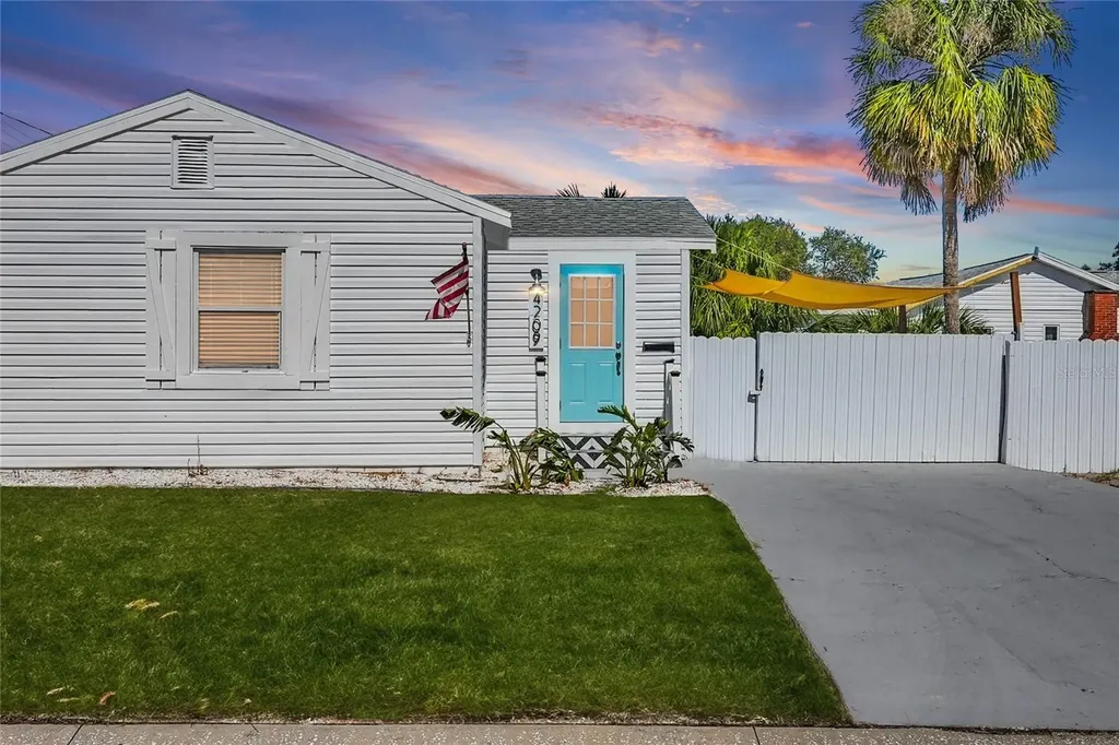 4209 20th Avenue S St Petersburg FL 33711