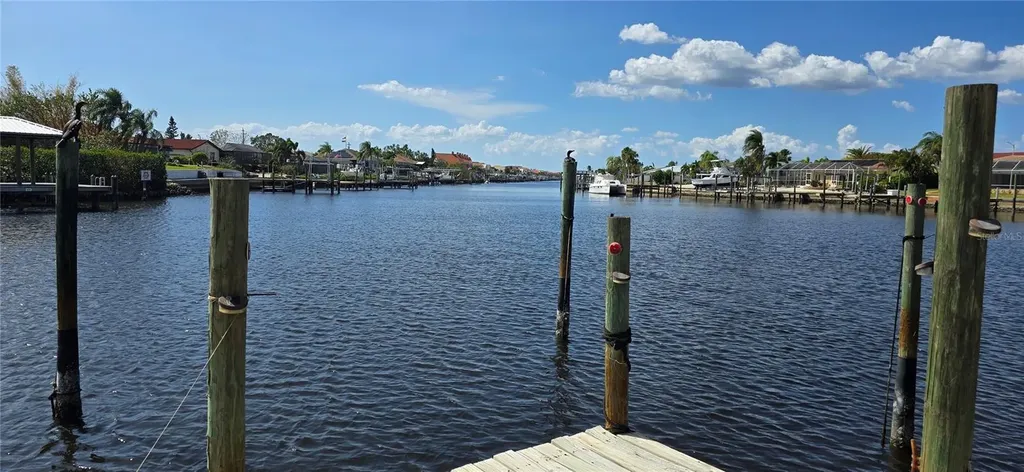 768 Kingston Court Apollo Beach FL 33572