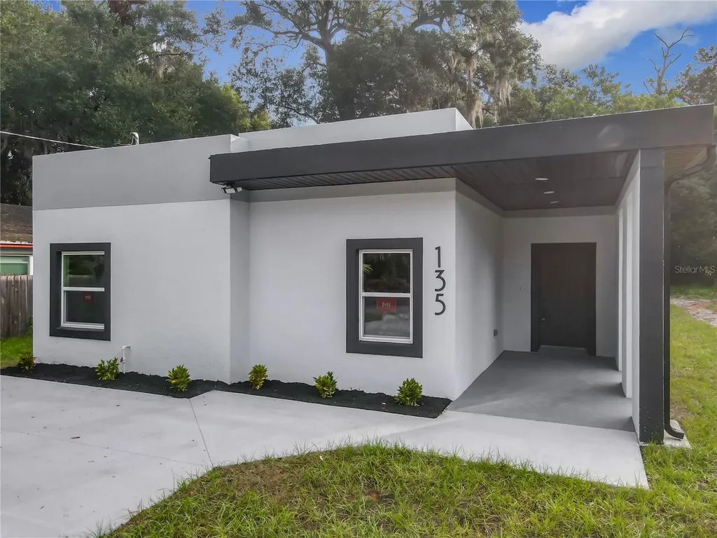 135 S Chandler Avenue Deland FL 32724