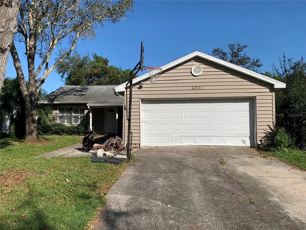 6201 Cedarbrook Drive N Pinellas Park FL 33782