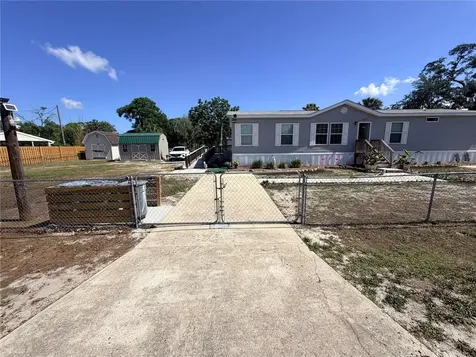 9811 Bud Street Hudson FL 34669