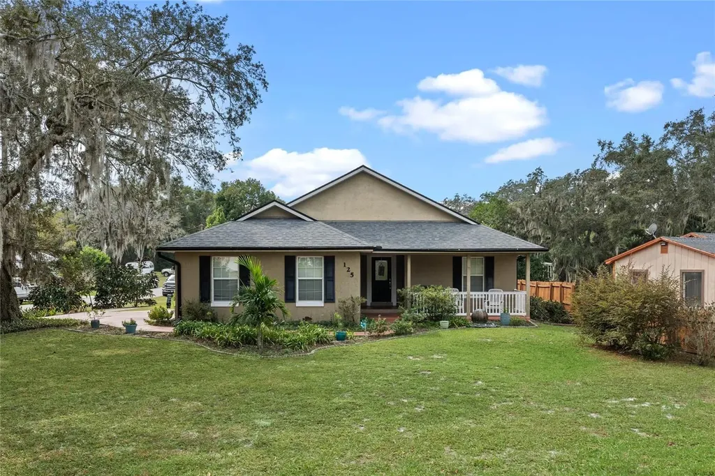 125 Debary Drive Debary FL 32713