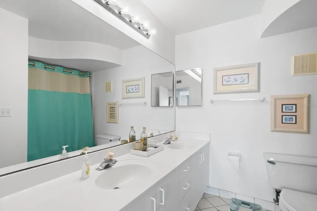 6093 Bahia Del Mar Circle St Petersburg FL 33715