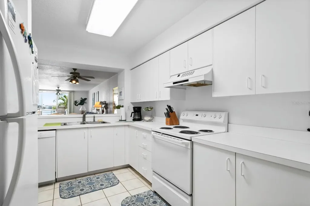 6093 Bahia Del Mar Circle St Petersburg FL 33715