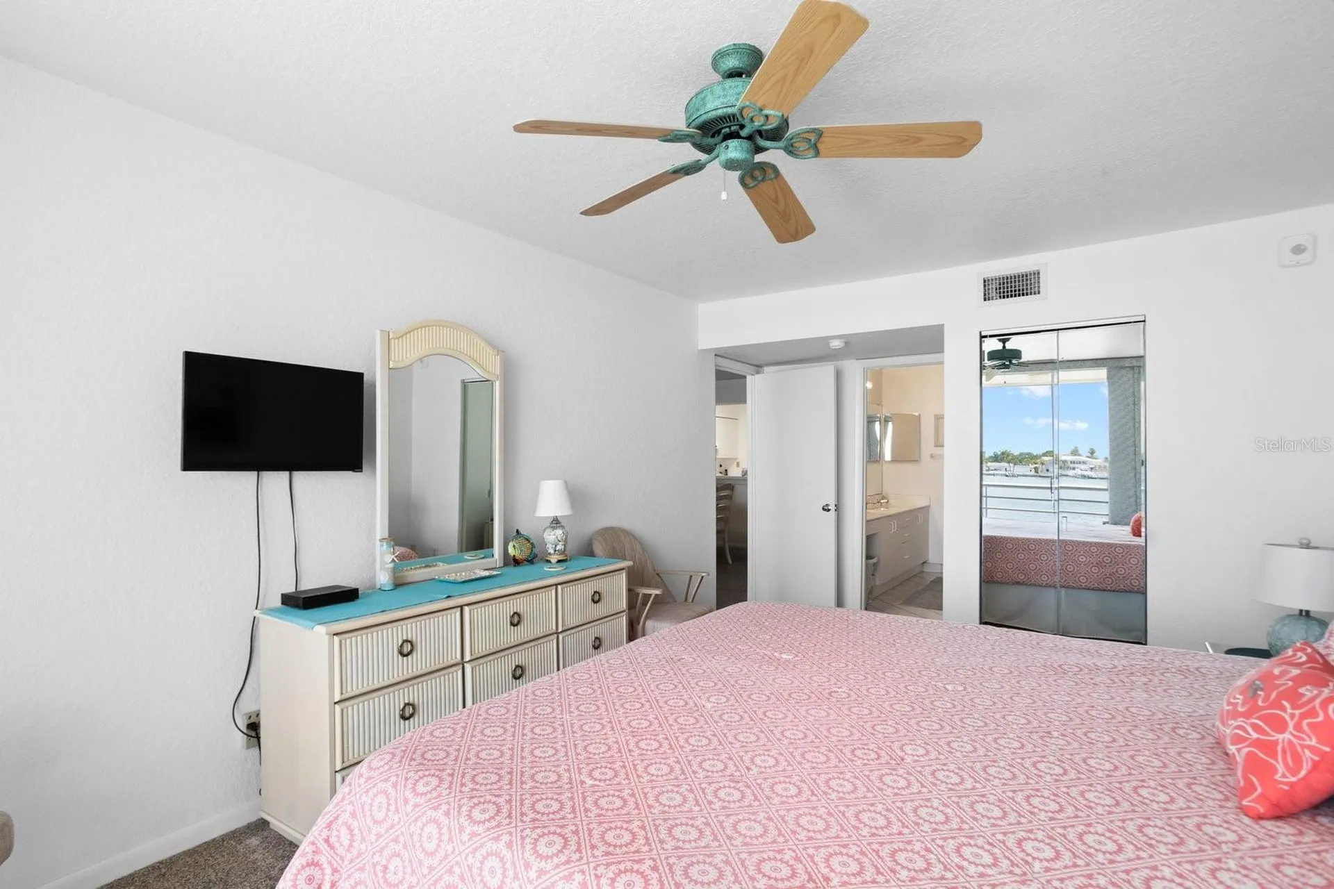 6093 Bahia Del Mar Circle St Petersburg FL 33715