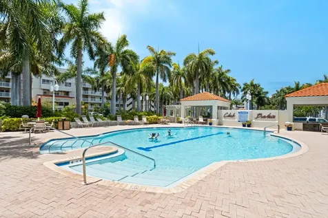 6093 Bahia Del Mar Circle St Petersburg FL 33715