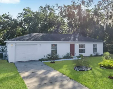 1422 N Highland Street Mount Dora FL 32757