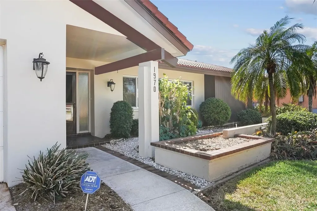 1970 Illinois Avenue NE St Petersburg FL 33703