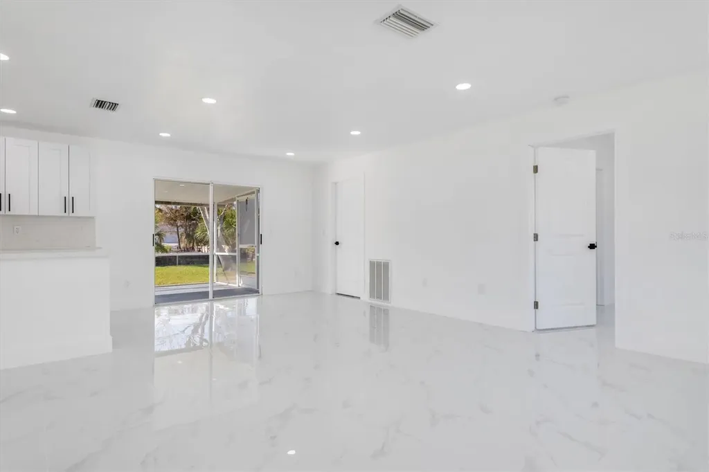 18289 Eblis Avenue Port Charlotte FL 33948