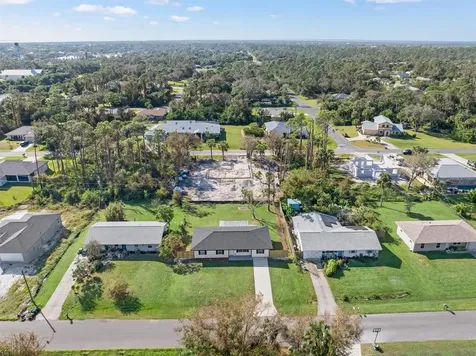 18289 Eblis Avenue Port Charlotte FL 33948