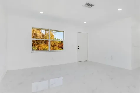 18289 Eblis Avenue Port Charlotte FL 33948