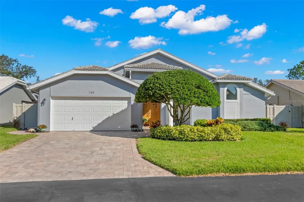 745 White Sand Drive NE St Petersburg FL 33703