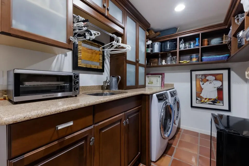 8223 Regents Court University Park FL 34201