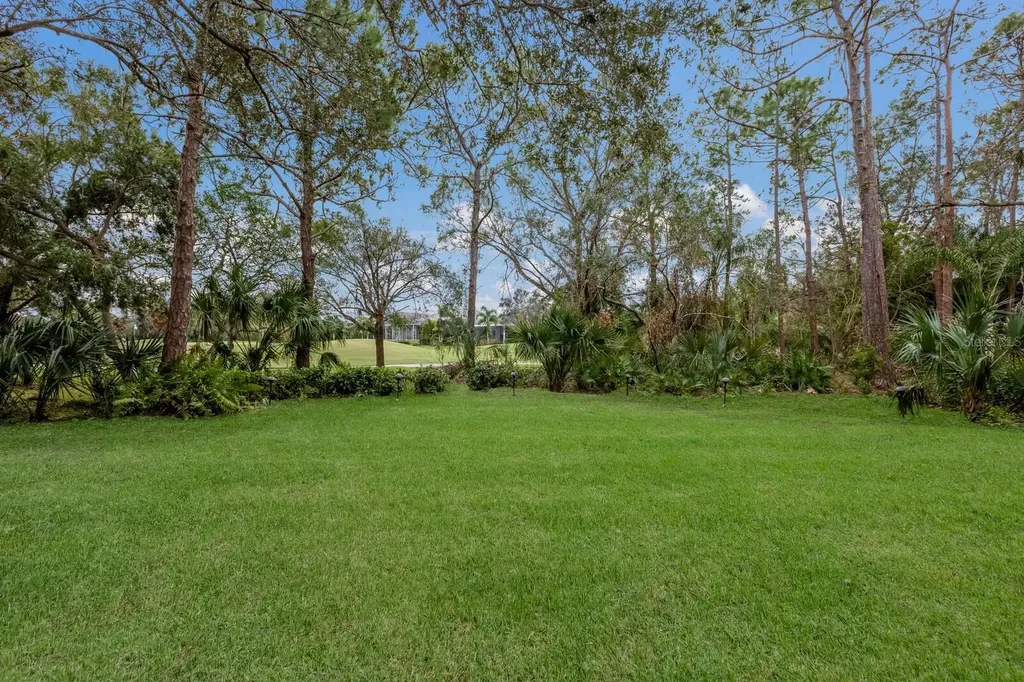 8223 Regents Court University Park FL 34201