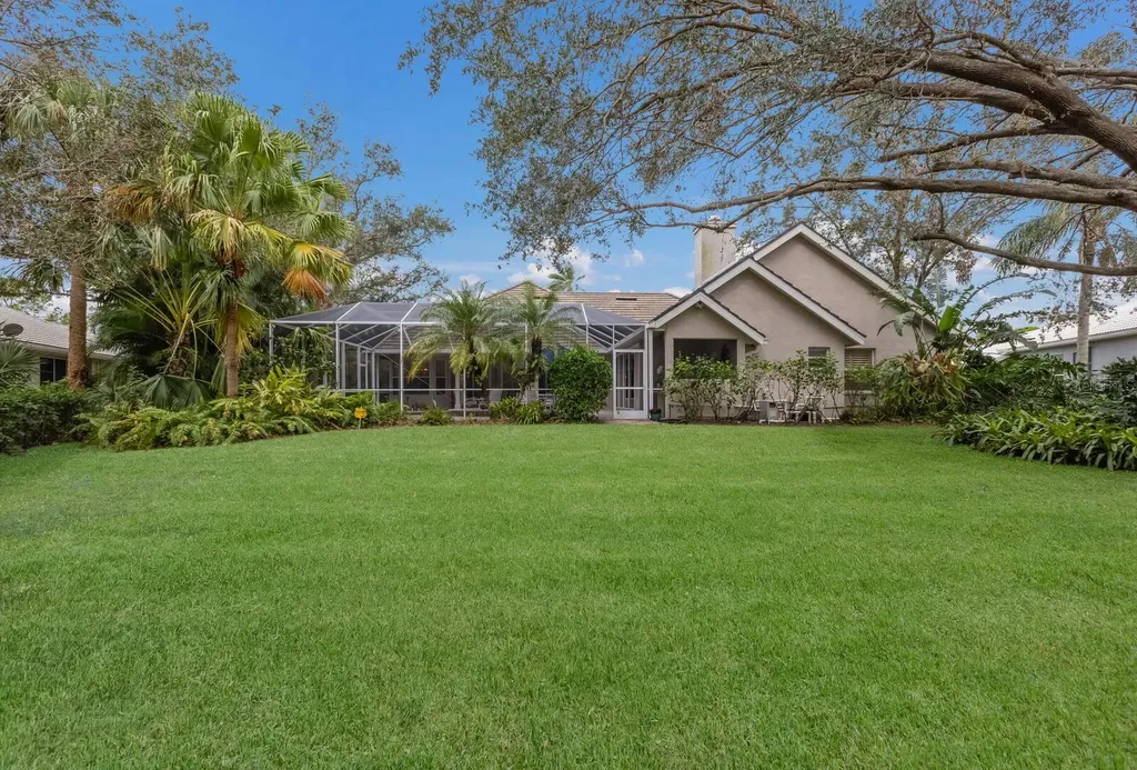 8223 Regents Court University Park FL 34201