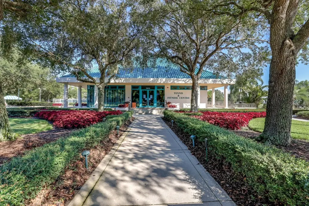 8223 Regents Court University Park FL 34201