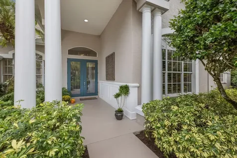 8223 Regents Court University Park FL 34201