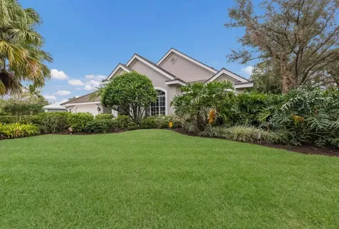 8223 Regents Court University Park FL 34201