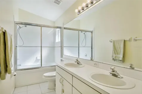 8406 Poydras Lane Tampa FL 33635
