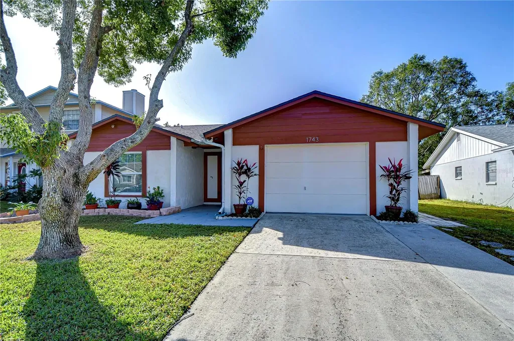 1743 Lakeview Village Drive Brandon FL 33510