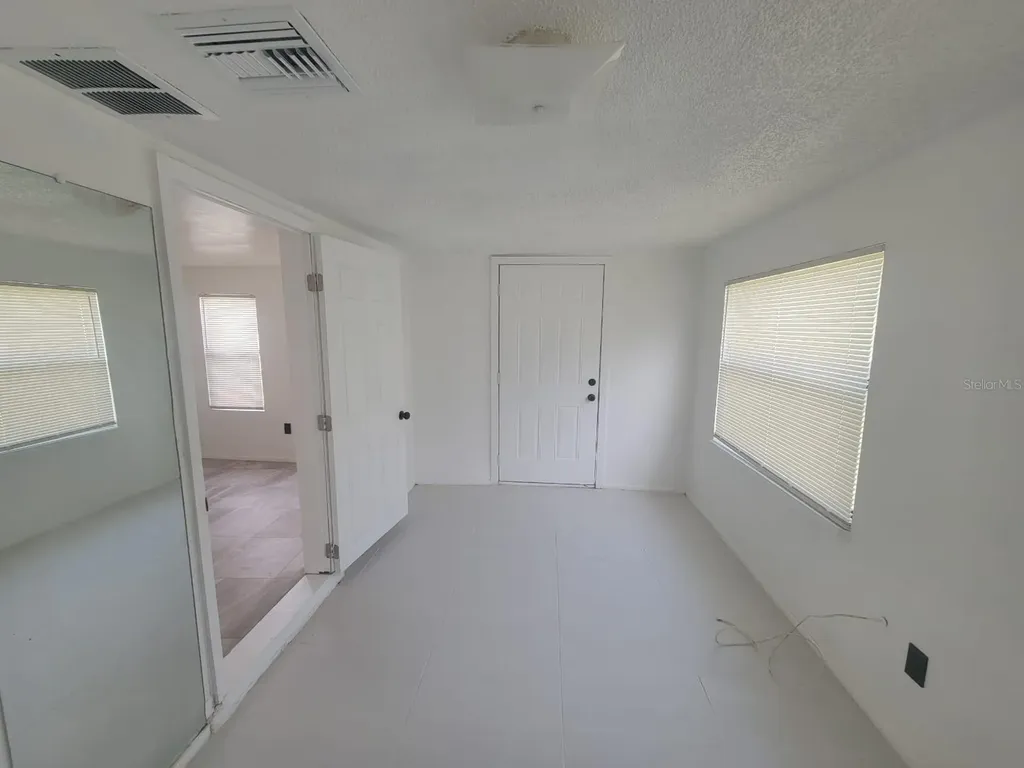 1058 N Davis Avenue Lakeland FL 33805