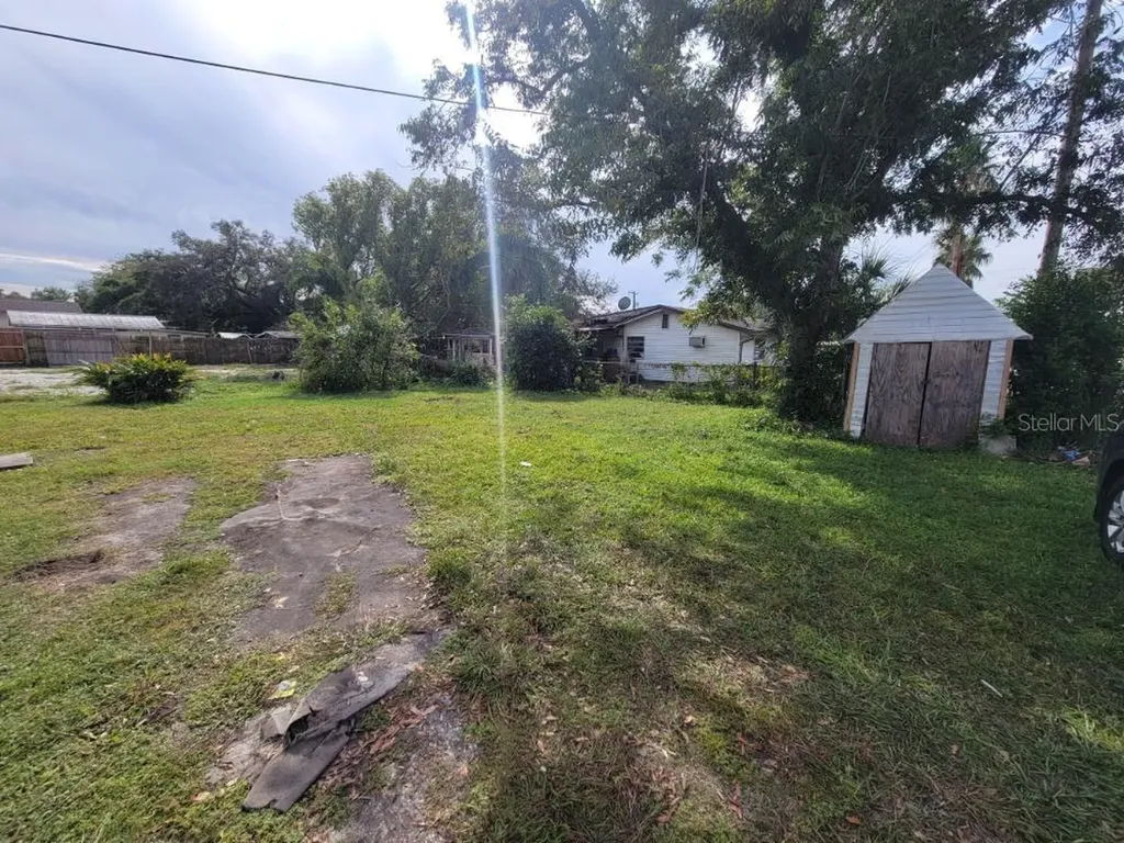 1058 N Davis Avenue Lakeland FL 33805