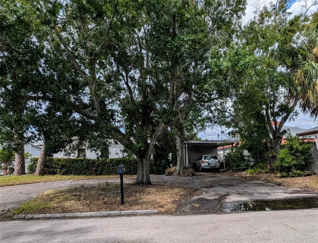 4807 W Bay Court Avenue Tampa FL 33611