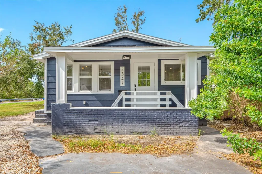 2547 Kingston Street S St Petersburg FL 33711