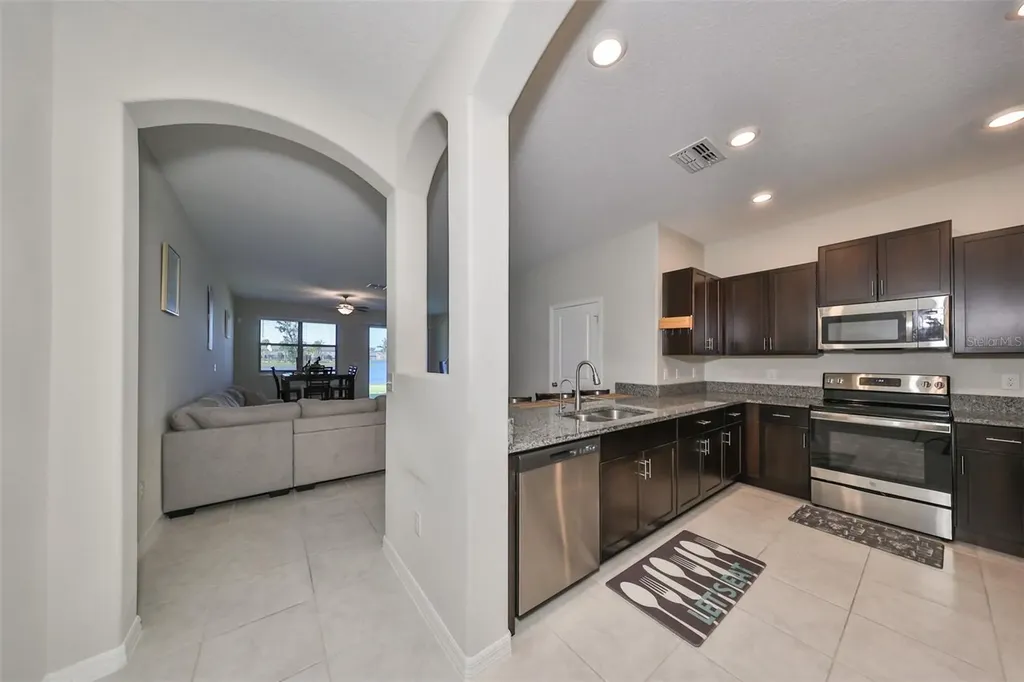 928 Royal Empress Drive Ruskin FL 33570