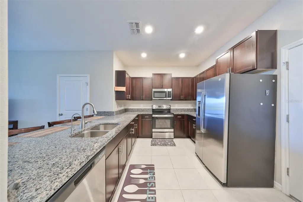 928 Royal Empress Drive Ruskin FL 33570