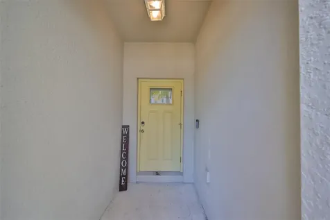 928 Royal Empress Drive Ruskin FL 33570