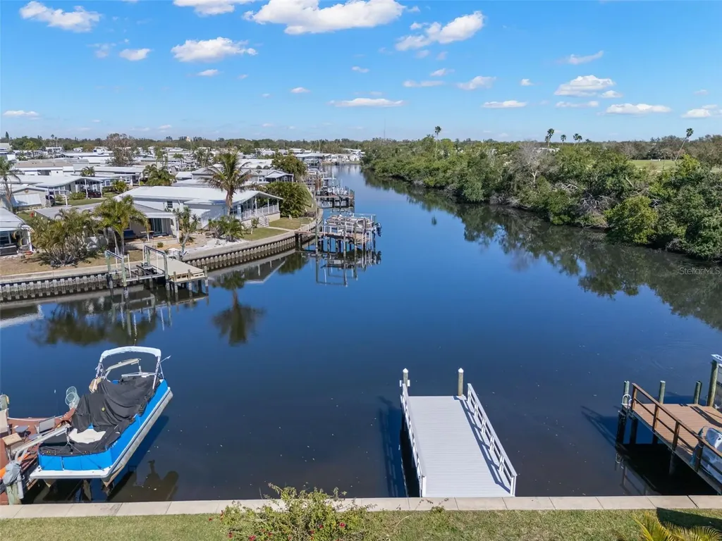 363 Mount Richmond Avenue NE St Petersburg FL 33702